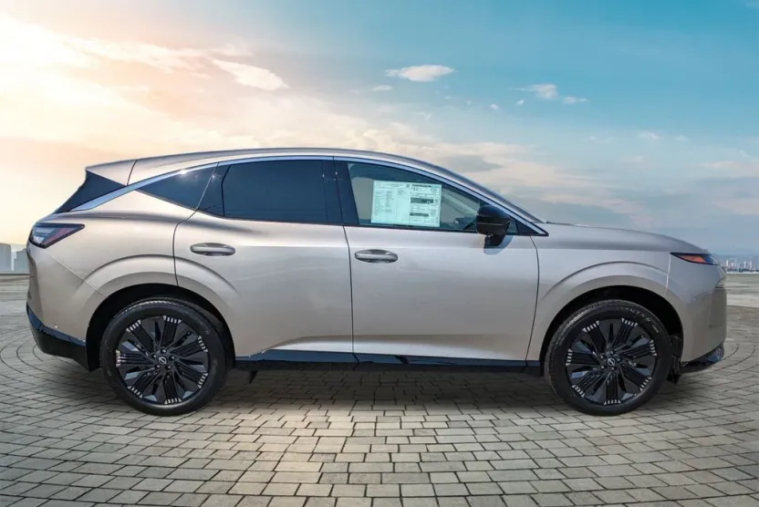 2025 Nissan Murano Platinum photo 1