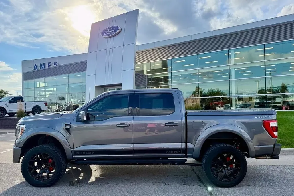 2021 Ford F-150 Lariat photo 1