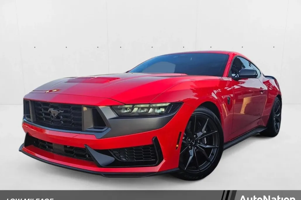 2025 Ford Mustang Dark Horse photo 1
