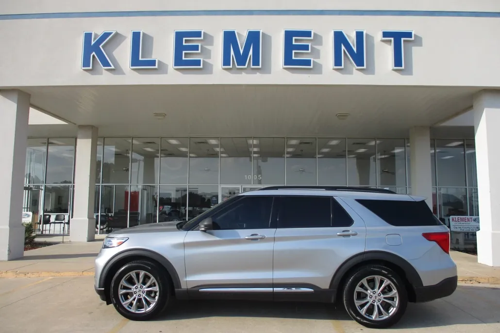 2020 Ford Explorer XLT photo 1