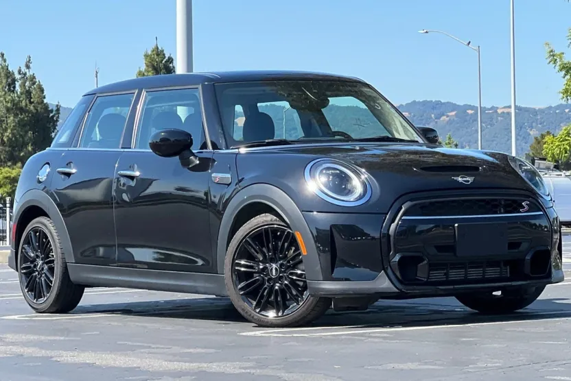 2024 Mini Cooper 4 Door Hardtop S photo 1