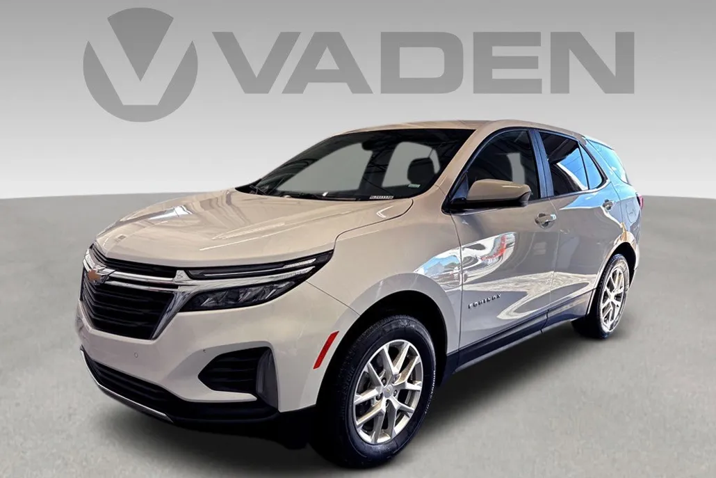 2024 Chevrolet Equinox LT photo 1