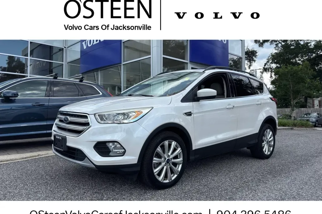2019 Ford Escape SEL photo 1