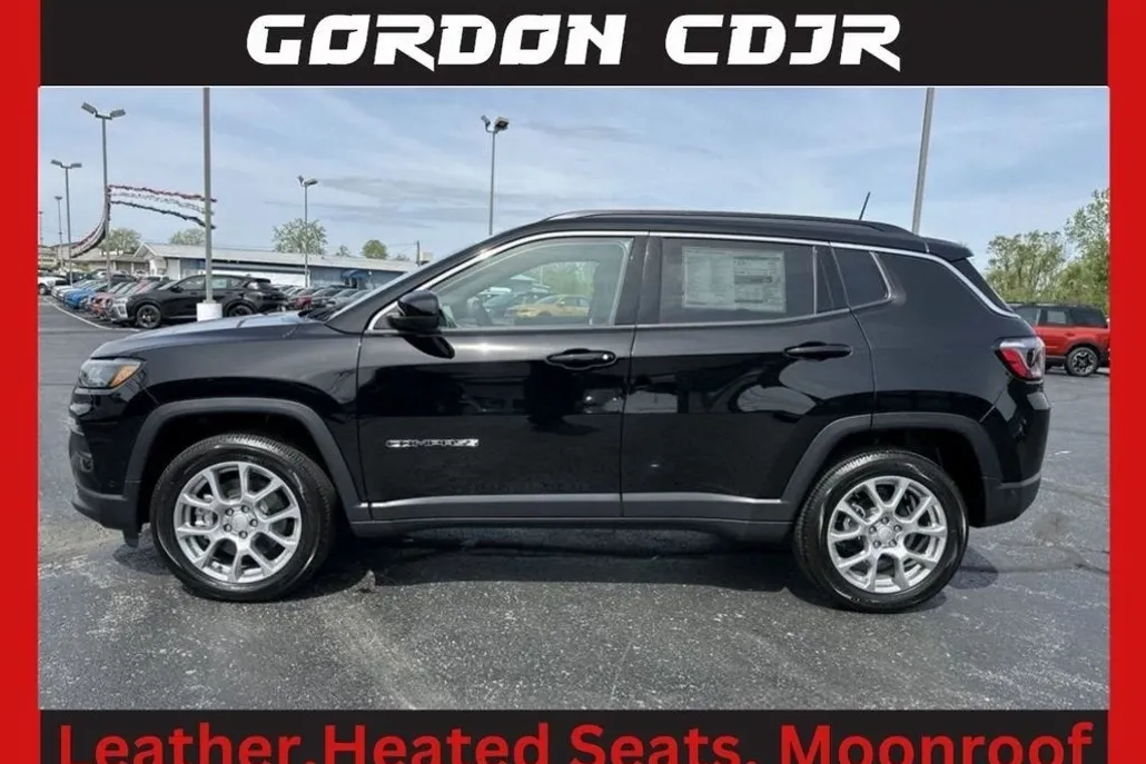 2024 Jeep Compass Latitude Lux photo 1