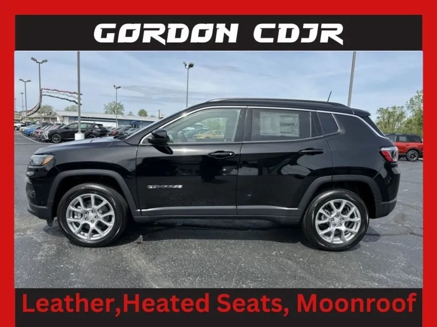 2024 Jeep Compass Latitude Lux photo 1