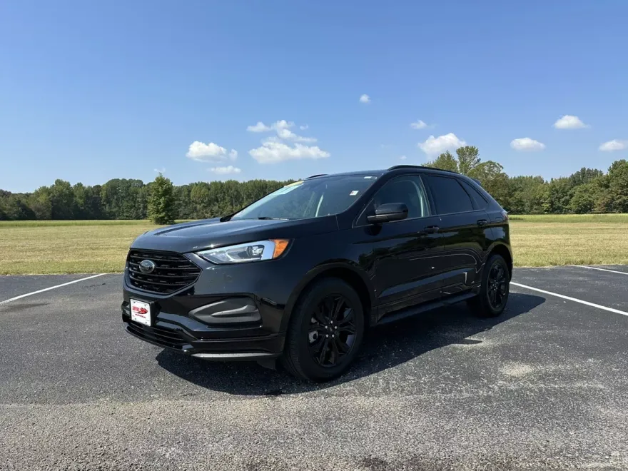 2024 Ford Edge SE photo 1