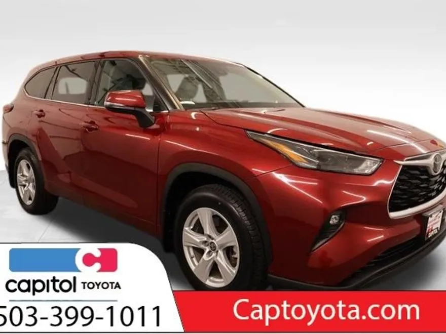 2022 Toyota Highlander LE photo 1