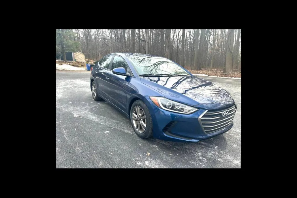 2017 Hyundai Elantra Value Edition photo 1