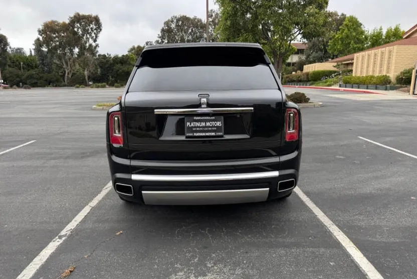 2019 Rolls Royce Cullinan RR31 photo 1