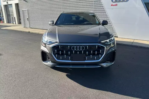 2025 Audi Q8 Premium Plus photo 3