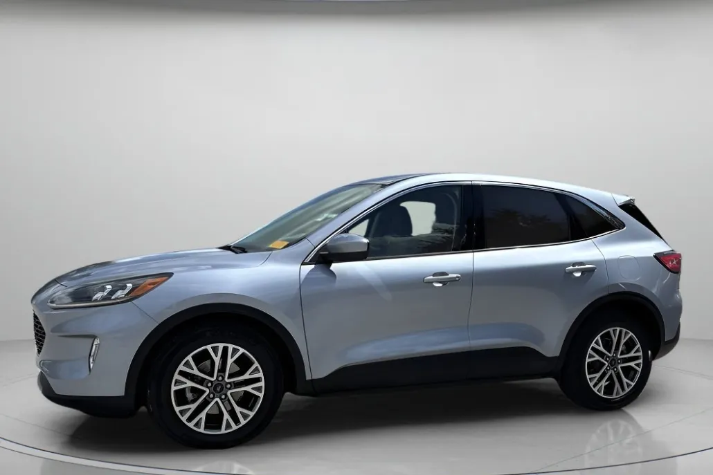 2022 Ford Escape SEL photo 1