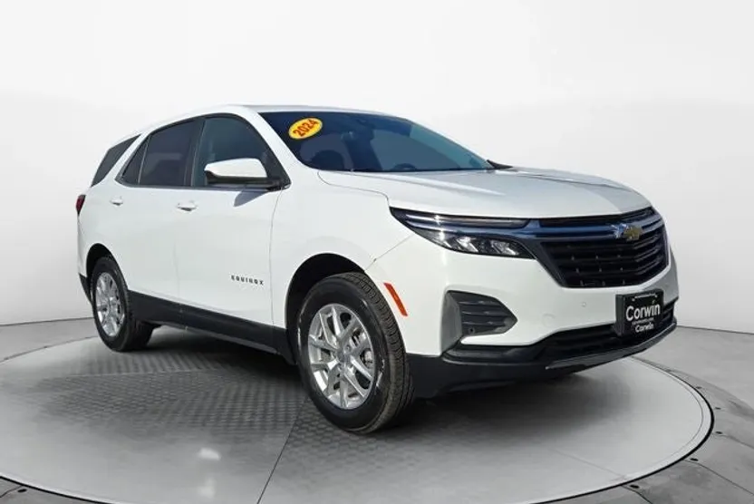 2024 Chevrolet Equinox LT photo 1
