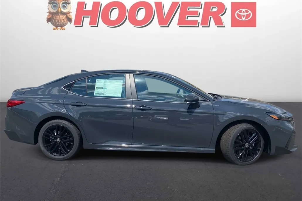 2026 Toyota Camry SE photo 1