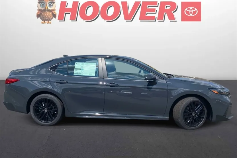 2026 Toyota Camry SE photo 1