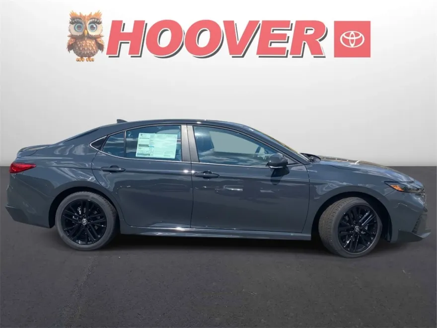 2026 Toyota Camry SE photo 1