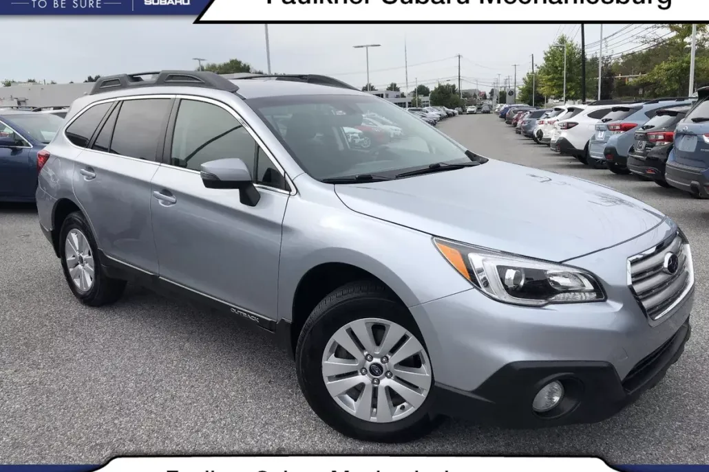 2017 Subaru Outback 2.5i Premium photo 1