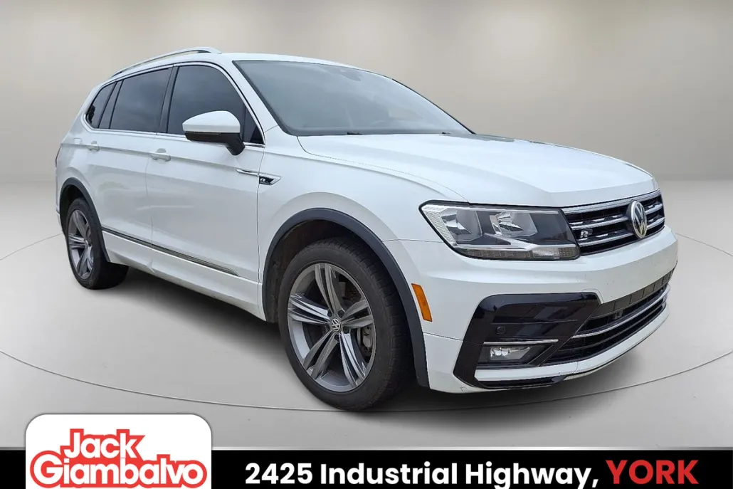2019 Volkswagen Tiguan SEL R-Line photo 1