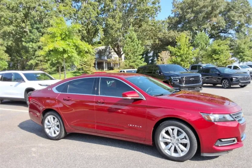 2019 Chevrolet Impala 1LT photo 1