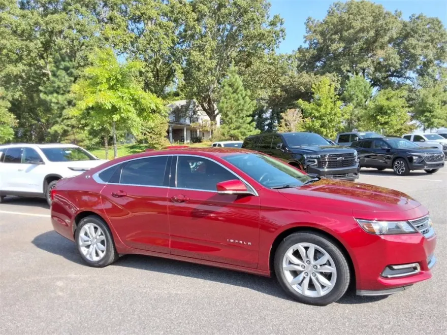 2019 Chevrolet Impala 1LT photo 1
