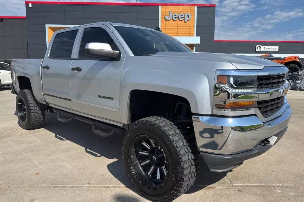 2018 Chevrolet Silverado 1500 LT1 photo 1