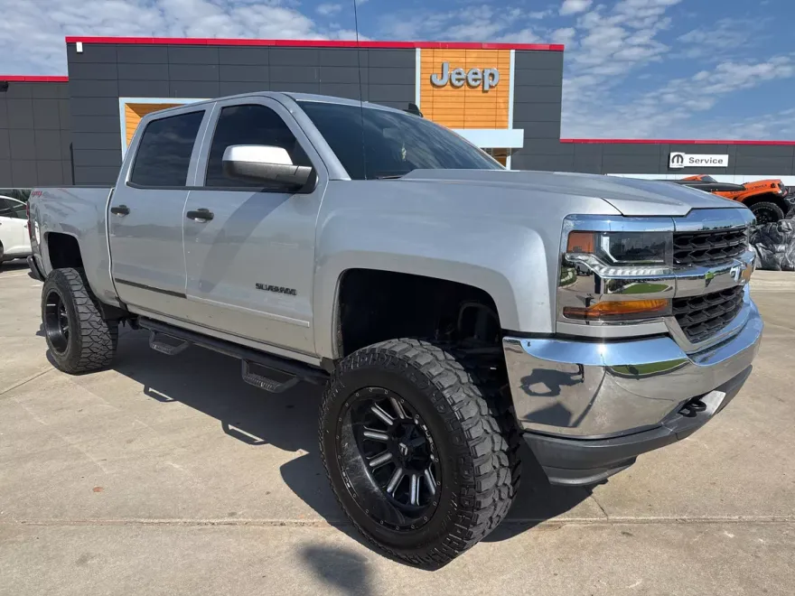 2018 Chevrolet Silverado 1500 LT1 photo 1