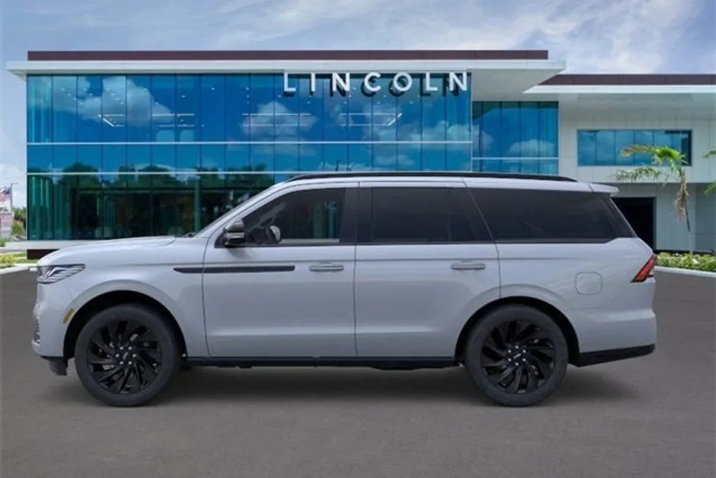 2025 Lincoln Navigator Reserve photo 1
