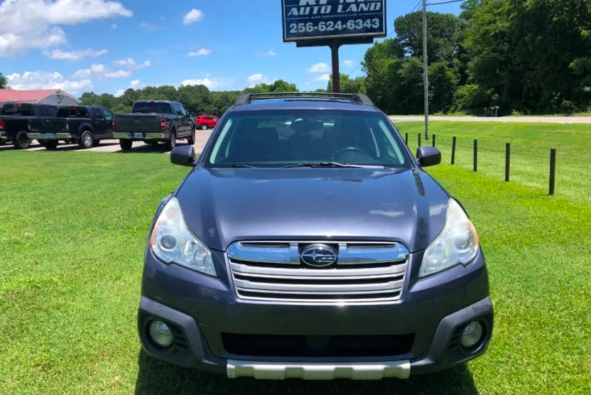 2014 Subaru Outback 2.5i Limited photo 1