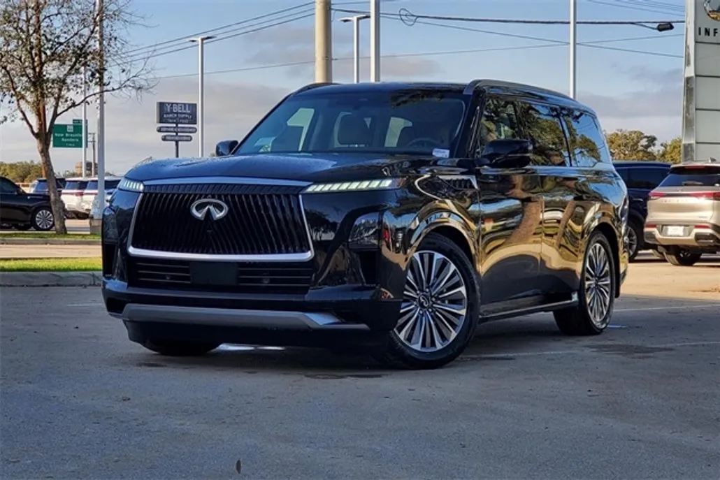 2025 Infiniti QX80 Luxe photo 1