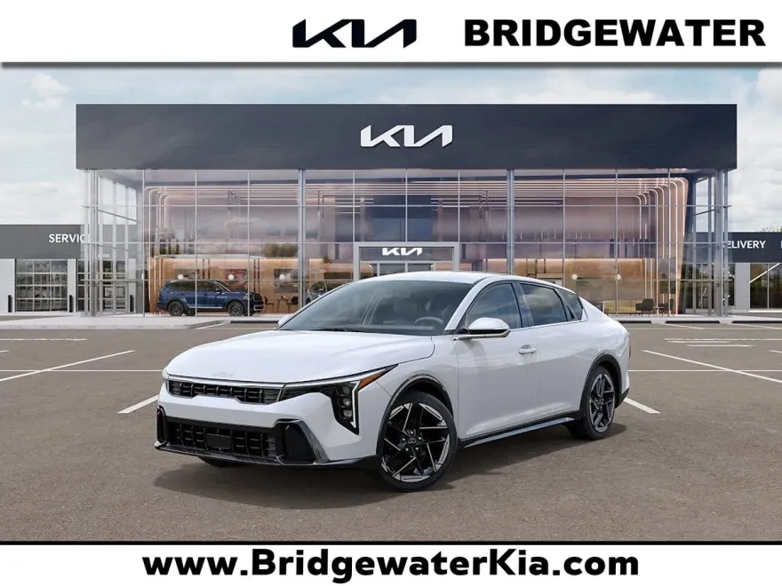 2025 Kia K4 GT-Line photo 1