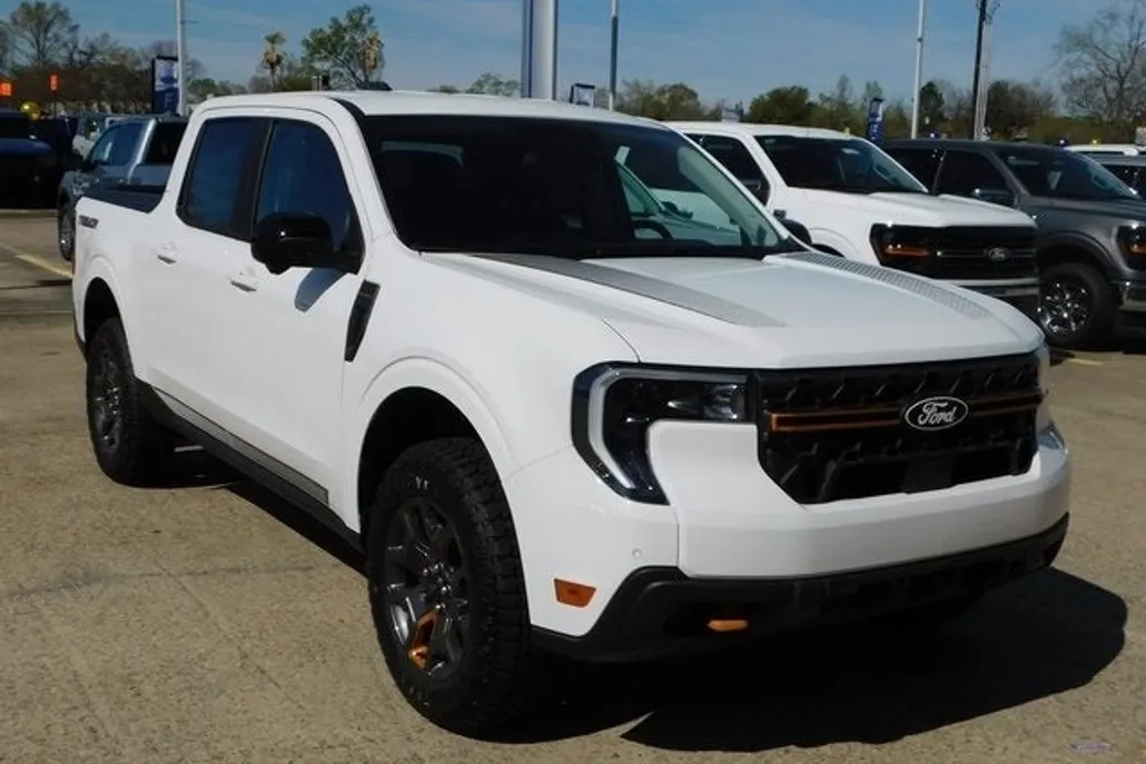 2025 Ford Maverick Tremor photo 1