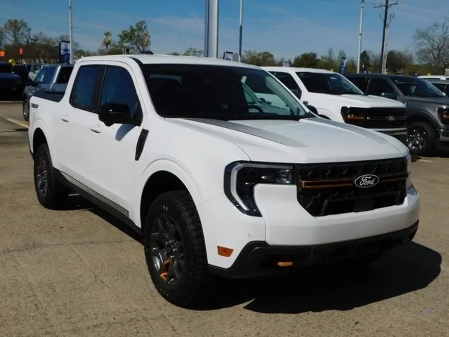 2025 Ford Maverick Tremor photo 1