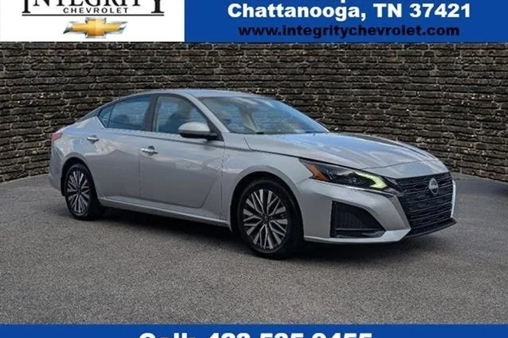 2023 Nissan Altima SV photo 1