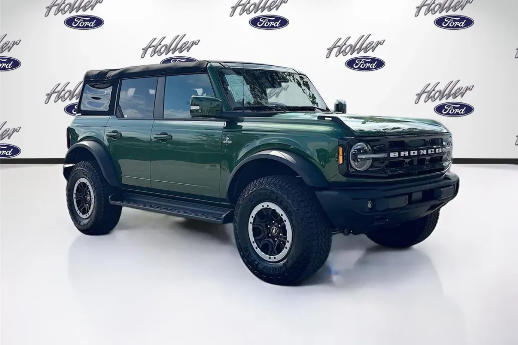 2025 Ford Bronco Outer Banks photo 1