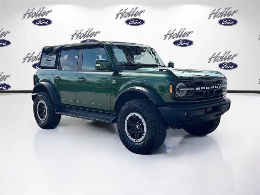 2025 Ford Bronco Outer Banks photo 1