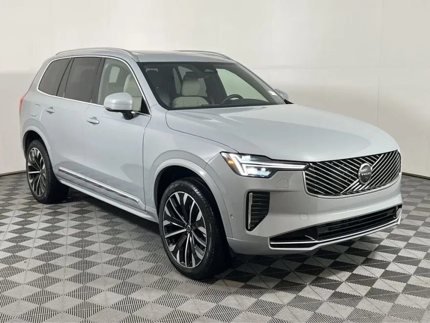 2026 Volvo XC90 Plus photo 1