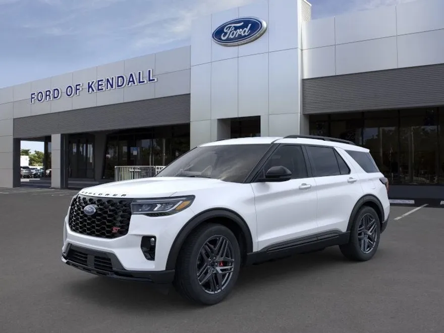 2025 Ford Explorer ST photo 1