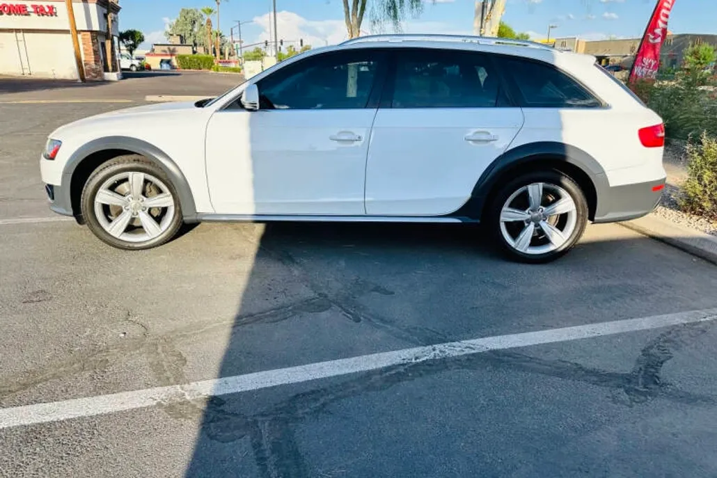 2013 Audi A4 Allroad Quattro Premium photo 1