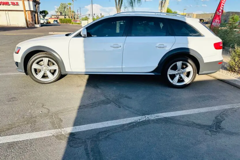 2013 Audi A4 Allroad Quattro Premium photo 1