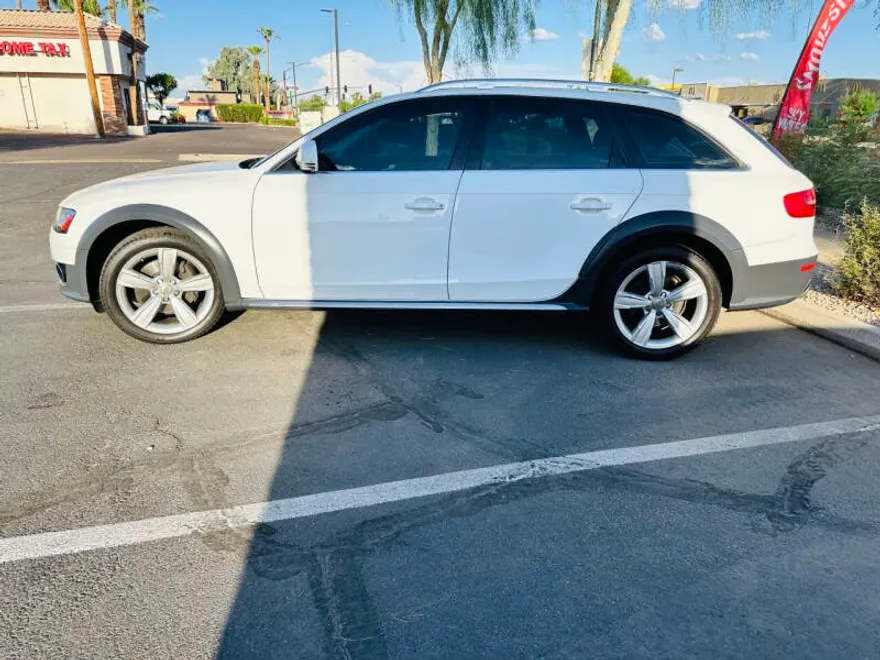 2013 Audi A4 Allroad Quattro Premium photo 1