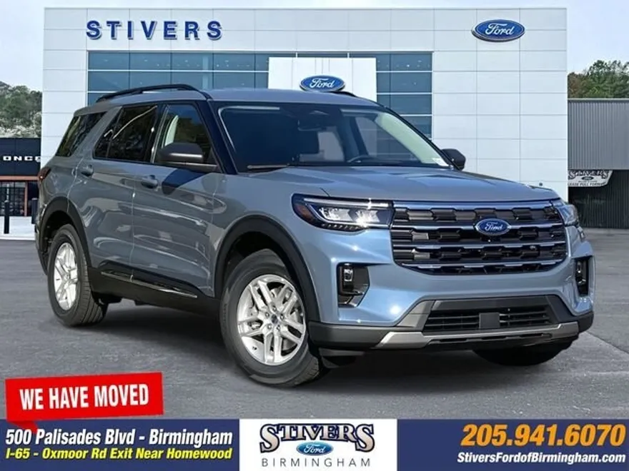 2025 Ford Explorer photo 1