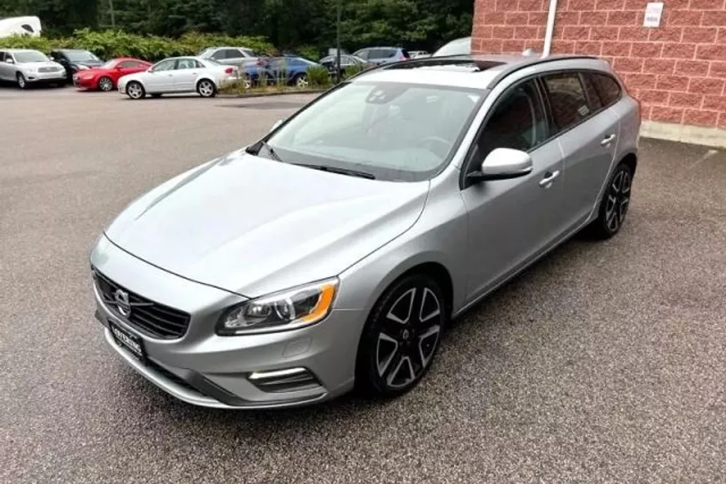 2018 Volvo V60 T5 photo 1