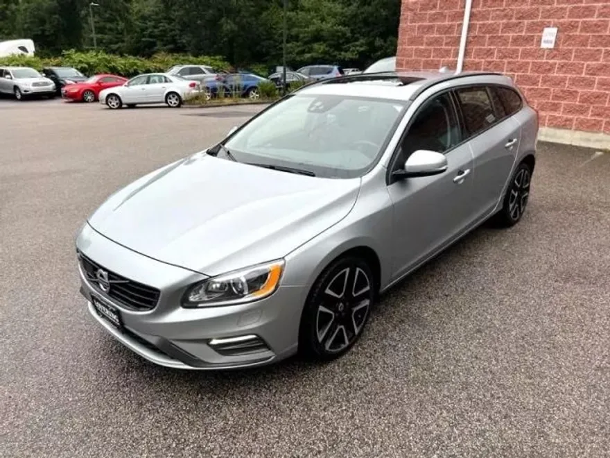 2018 Volvo V60 T5 photo 1