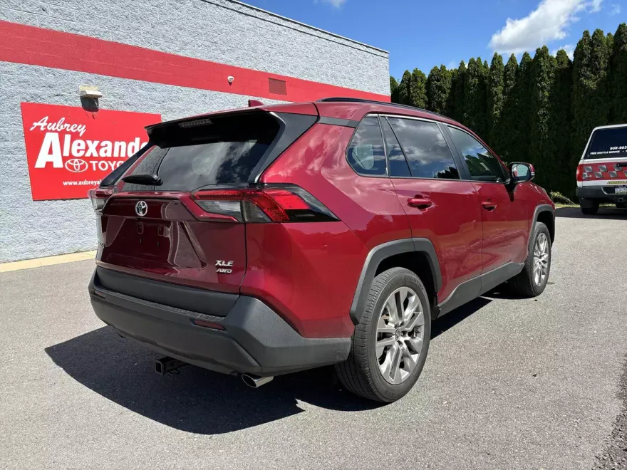 2024 Toyota RAV4 XLE Premium photo 1