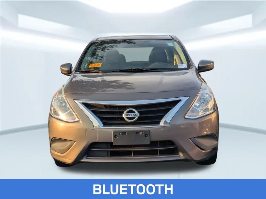 2016 Nissan Versa 1.6 SV photo 1
