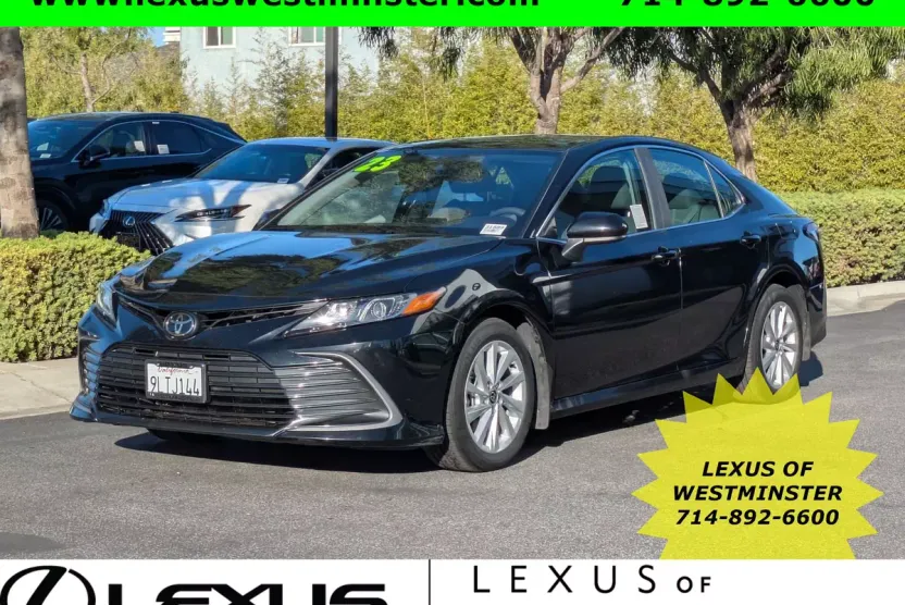 2023 Toyota Camry LE photo 1
