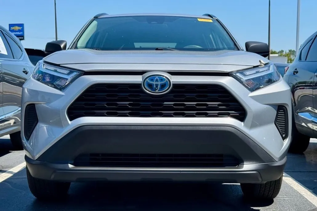 2024 Toyota RAV4 Hybrid LE photo 1