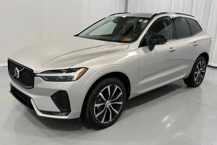 2025 Volvo XC60 B5 Plus photo 1