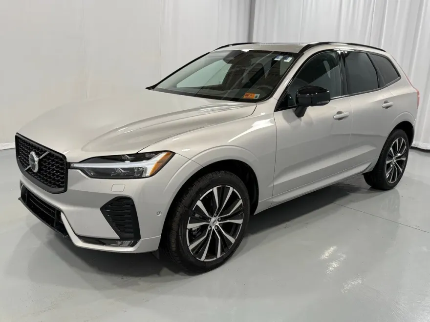 2025 Volvo XC60 B5 Plus photo 1