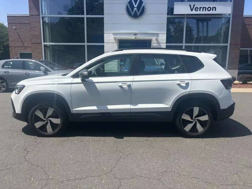 2025 Volkswagen Taos S photo 1