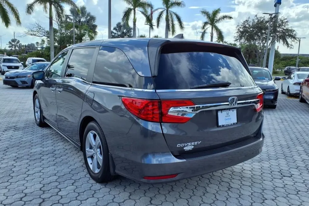 2020 Honda Odyssey EX photo 1